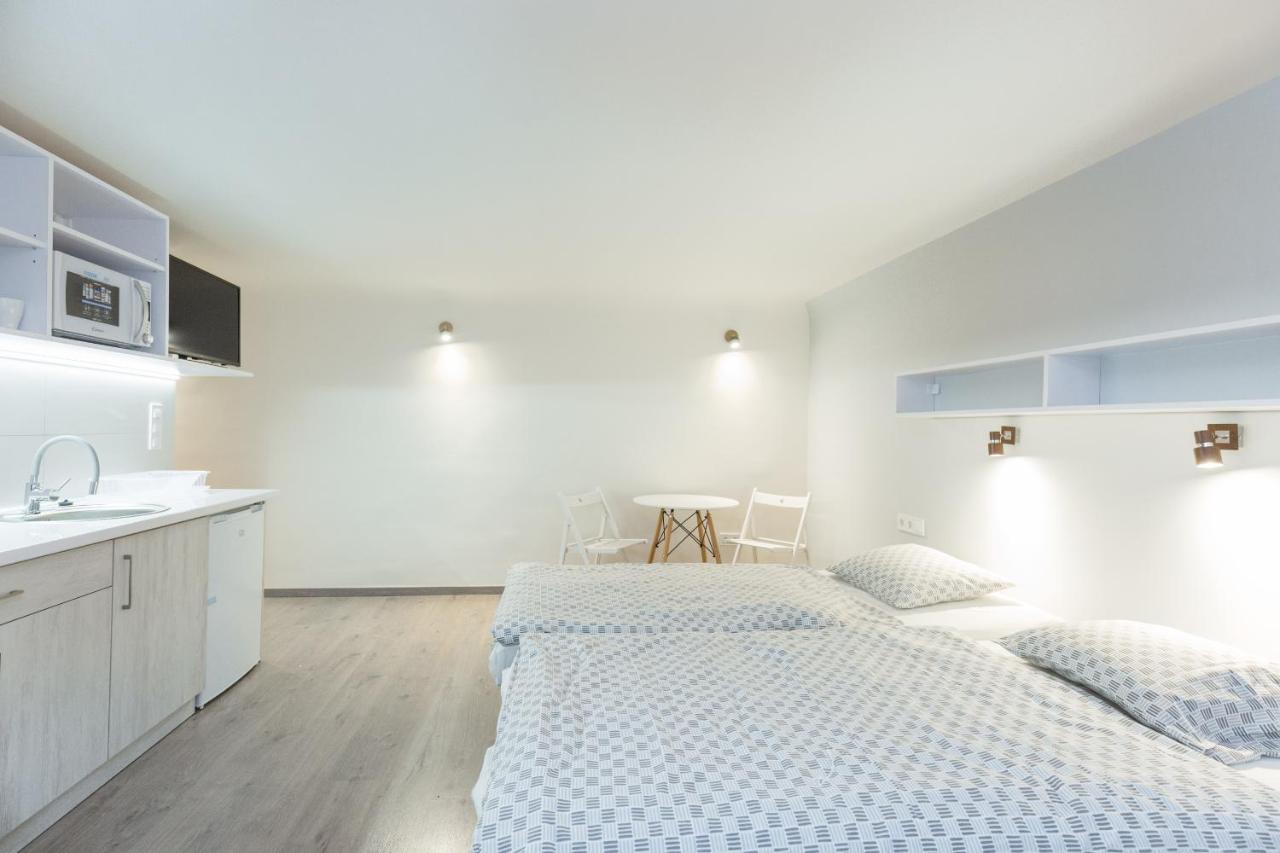 Minimalist Styled Tiny Ap @New York Cafe Apartment Budapest Exterior photo