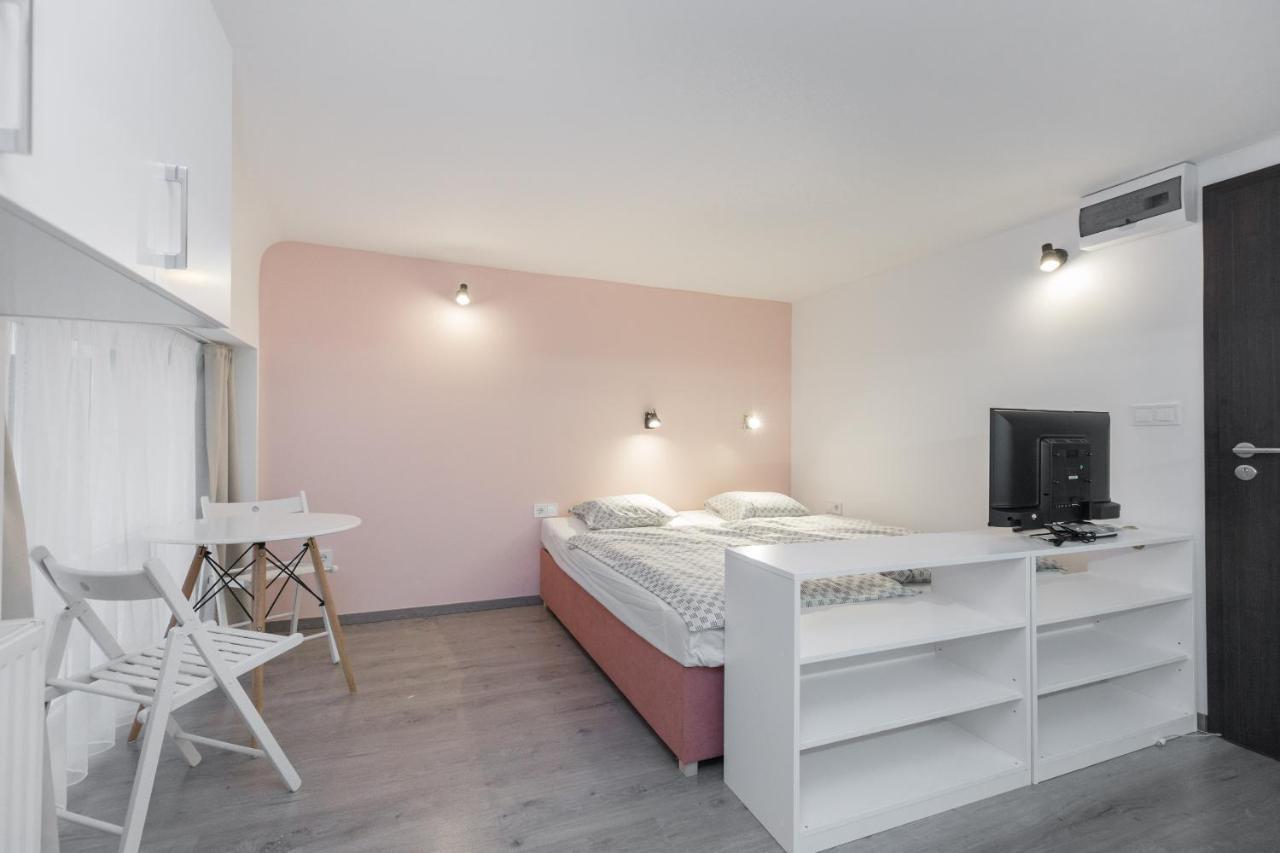 Minimalist Styled Tiny Ap @New York Cafe Apartment Budapest Exterior photo